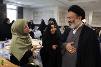 دیدار صمیمی سرپرست حجاج ایرانی با زائران کشورمان در مکه مکرمه _3 17