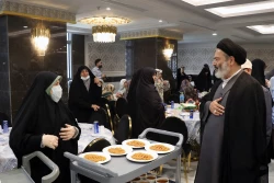 دیدار صمیمی سرپرست حجاج ایرانی با زائران کشورمان در مکه مکرمه _3 19