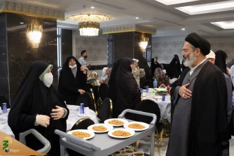دیدار صمیمی سرپرست حجاج ایرانی با زائران کشورمان در مکه مکرمه _3 19