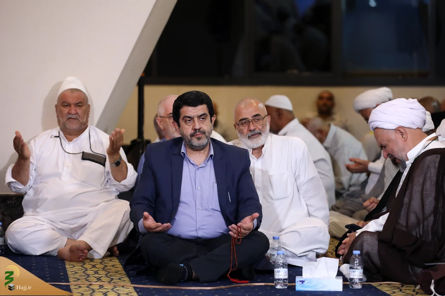 حجت‌الاسلام‌والمسلمین نواب در مراسم پُرفیض دعای کمیل مطرح کرد:
چگونه آثار معنوی حج را از آفات اعمال حفظ کنیم؟ 2