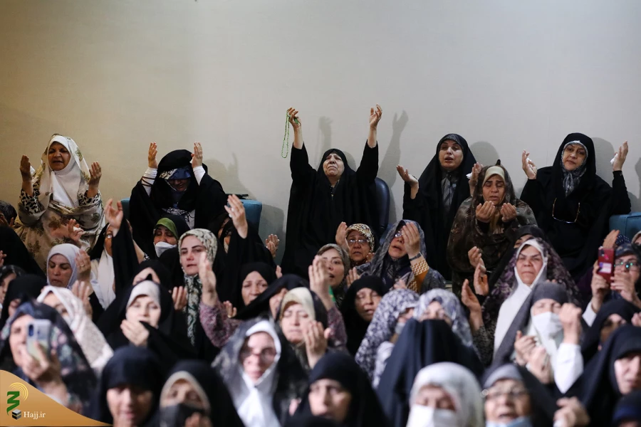حجت‌الاسلام‌والمسلمین نواب در مراسم پُرفیض دعای کمیل مطرح کرد:
چگونه آثار معنوی حج را از آفات اعمال حفظ کنیم؟ 4