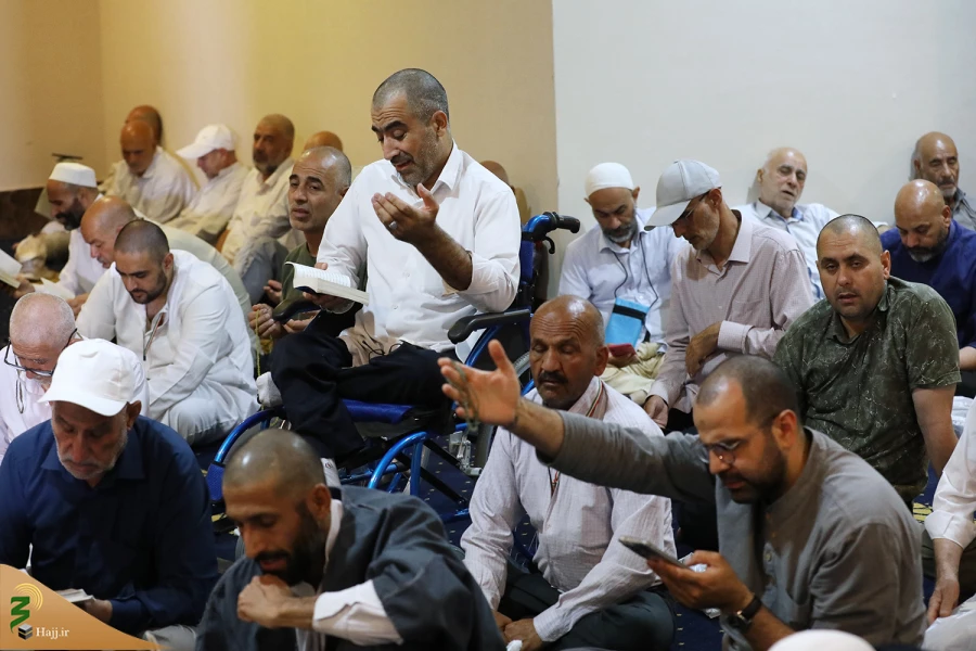 حجت‌الاسلام‌والمسلمین نواب در مراسم پُرفیض دعای کمیل مطرح کرد:
چگونه آثار معنوی حج را از آفات اعمال حفظ کنیم؟ 7