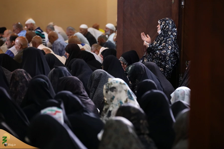 حجت‌الاسلام‌والمسلمین نواب در مراسم پُرفیض دعای کمیل مطرح کرد:
چگونه آثار معنوی حج را از آفات اعمال حفظ کنیم؟ 9