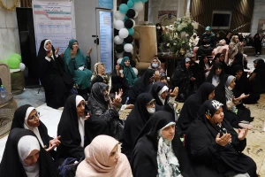 مراسم ذکر و توسل حجاج ایرانی برای سرداران شهید