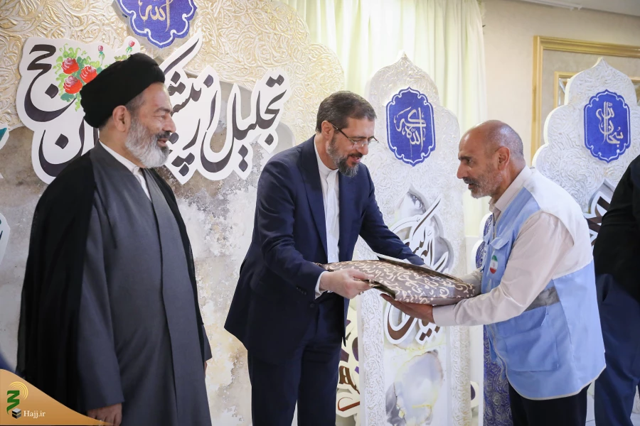 مراسم تجلیل از پیشکسوتان حج 25