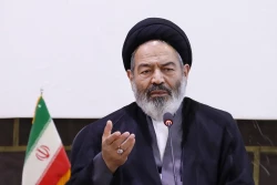 سرپرست حجاج ایرانی در مراسم گرامیداشت روز غدیر:
صدام هم یک روز سنگی به ایران انداخت و رفت، اما نهایتاً هلاک شد 2