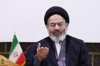 سرپرست حجاج ایرانی در مراسم گرامیداشت روز غدیر:
صدام هم یک روز سنگی به ایران انداخت و رفت، اما نهایتاً هلاک شد