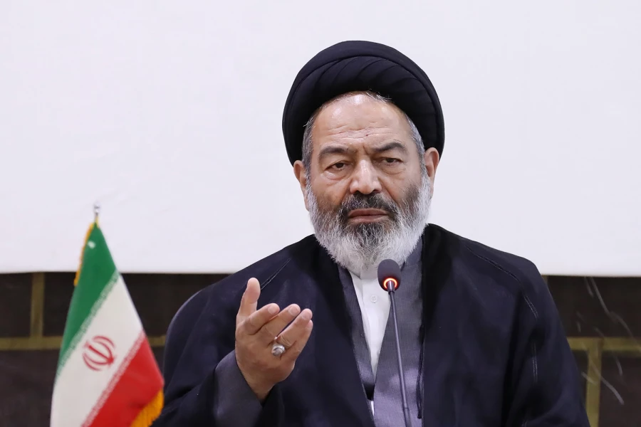 سرپرست حجاج ایرانی در مراسم گرامیداشت روز غدیر:
صدام هم یک روز سنگی به ایران انداخت و رفت، اما نهایتاً هلاک شد 2