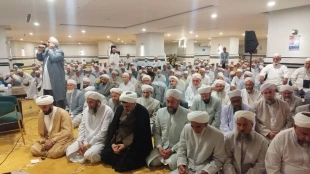 گرامیداشت یاد فرماندهان و دانشمندان شهید توسط زائران ایرانی اهل سنت در مکه 2