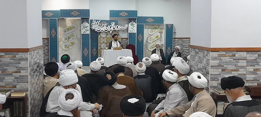 در نشست مشترک روحانیون کاروان‌ها عنوان شد؛
معرفت‌افزایی به زائران اولویت نخست برنامه‌های روحانیون در روزهای باقی مانده سفر باشد 2