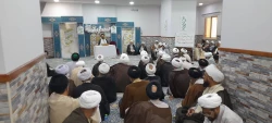 در نشست مشترک روحانیون کاروان‌ها عنوان شد؛
معرفت‌افزایی به زائران اولویت نخست برنامه‌های روحانیون در روزهای باقی مانده سفر باشد 3