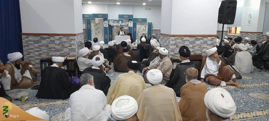 در نشست مشترک روحانیون کاروان‌ها عنوان شد؛
معرفت‌افزایی به زائران اولویت نخست برنامه‌های روحانیون در روزهای باقی مانده سفر باشد 6