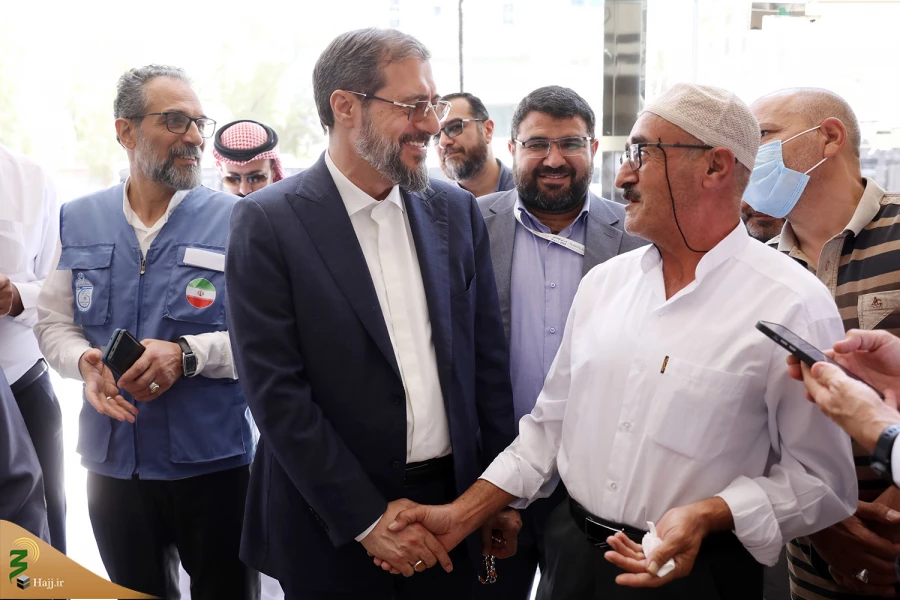 بازدید سرپرست حجاج ایرانی از هتل الرکائز مکه و گفتگوی صمیمی با زائران 2