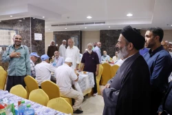 بازدید سرپرست حجاج ایرانی از هتل الرکائز مکه و گفتگوی صمیمی با زائران 3