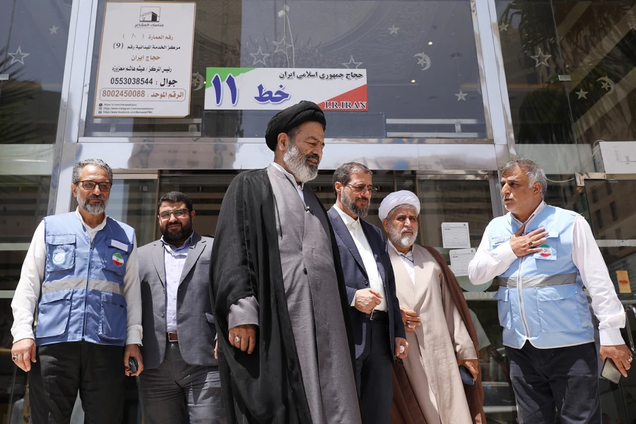 بازدید سرپرست حجاج ایرانی از هتل الرکائز مکه و گفتگوی صمیمی با زائران 8