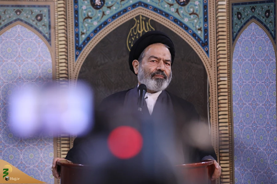 سرپرست حجاج ایرانی در نشست کاروان دانشگاهیان در مکه مکرمه مطرح کرد:
پویایی مستمر و بهره گیری از دانش روز در حوزه حج و زیارت 8