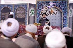 سرپرست حجاج ایرانی در نشست کاروان دانشگاهیان در مکه مکرمه مطرح کرد:
پویایی مستمر و بهره گیری از دانش روز در حوزه حج و زیارت 13
