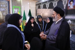 سرپرست حجاج ایرانی در نشست کاروان دانشگاهیان در مکه مکرمه مطرح کرد:
پویایی مستمر و بهره گیری از دانش روز در حوزه حج و زیارت 15