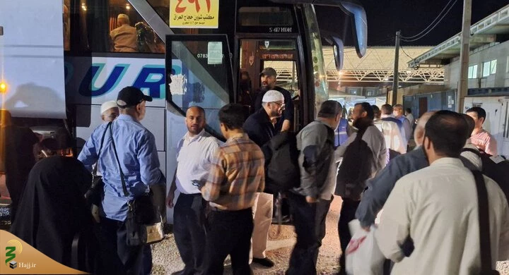ورود اولین گروه حجاج ایرانی از مرز زمینی مهران به کشور 2