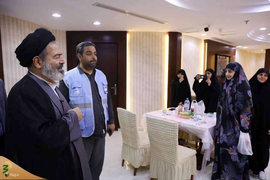 سرپرست حجاج ایرانی در دیدار زائران تشریح کرد:
برنامه بازگشت زائران ایرانی در روزهای آینده گسترش می‌یابد 7