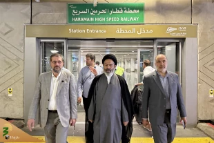 سرپرست حجاج ایرانی در بدرقه زائران مدینه بعد: در حرم پیامبر برای پیروزی جهان اسلام دعا کنید 11