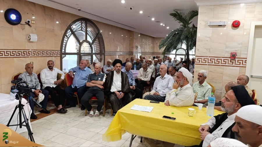 در محفل انس و معرفت مطرح شد:
پنج دستاورد زیارت رسول خدا(ص) 2