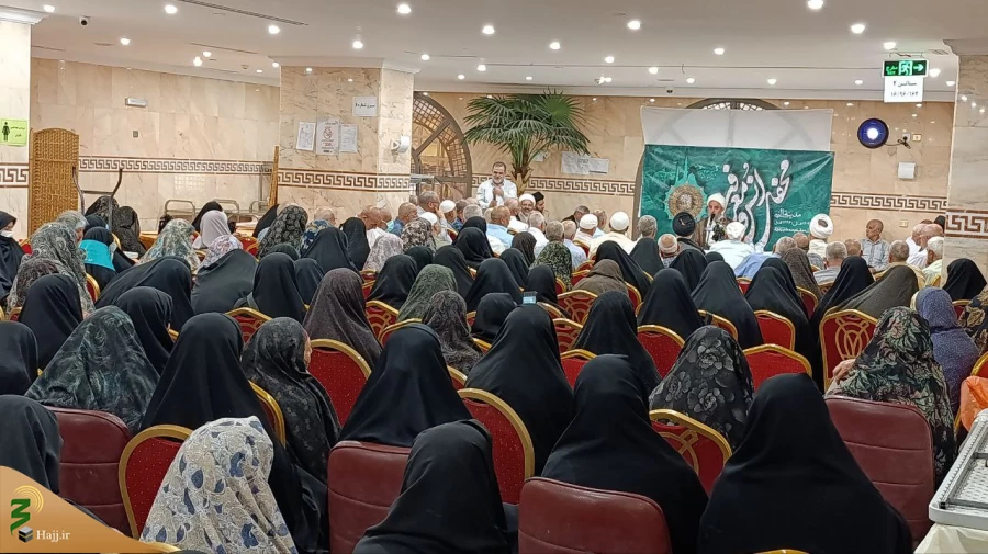 در محفل انس و معرفت مطرح شد:
پنج دستاورد زیارت رسول خدا(ص) 4