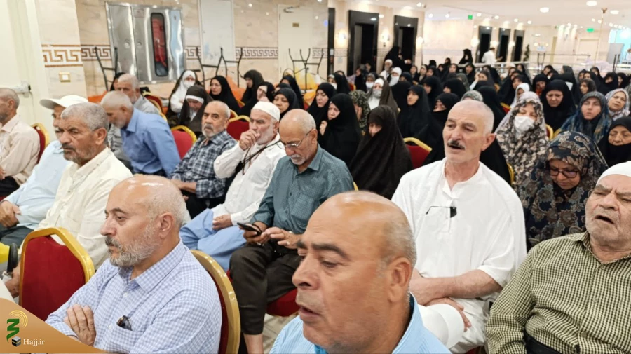 در محفل انس و معرفت مطرح شد:
پنج دستاورد زیارت رسول خدا(ص) 5