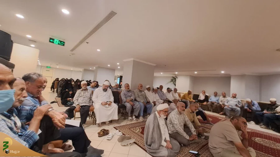 دعای زائران مدینه برای ایران؛ مروی: قوت رزمندگان دشمن را ترسانده 11