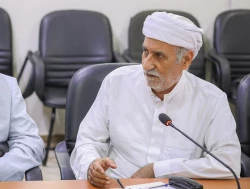 ماموستا ابن الخیاط، امام جمعه اهل سنت سقز:
مردم کردستان پشتیبان رهبرند، در مقابل دشمن همه متحدیم 2