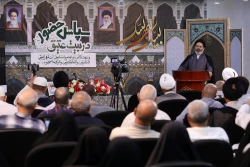 سرپرست حجاج ایرانی:
حضور در نمازجماعت حرمین شریفین تبعیت از ماموریت حضرت ابراهیم(ع) است 2