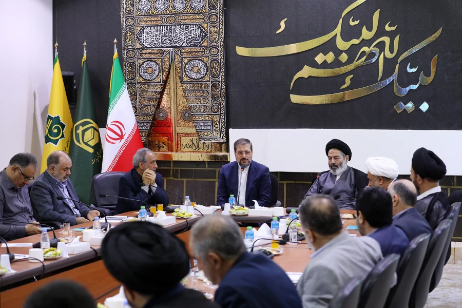 در جلسه شورای برنامه‌ریزی بعثه مقام معظم رهبری و سازمان حج عنوان شد:
تقدیر از برگزاری حج روان و تأکید بر ادامه خدمت‌رسانی در انتقال زائران از طریق کشور عراق 2