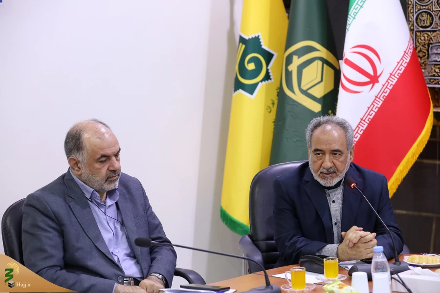 در جلسه شورای برنامه‌ریزی بعثه مقام معظم رهبری و سازمان حج عنوان شد:
تقدیر از برگزاری حج روان و تأکید بر ادامه خدمت‌رسانی در انتقال زائران از طریق کشور عراق 5