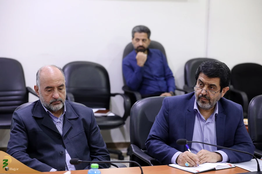 در جلسه شورای برنامه‌ریزی بعثه مقام معظم رهبری و سازمان حج عنوان شد:
تقدیر از برگزاری حج روان و تأکید بر ادامه خدمت‌رسانی در انتقال زائران از طریق کشور عراق 13