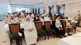 رئیس پژوهشکده حج و زیارت در جمع خادمان فرهنگی مطرح کرد:
عبرت‌های شکست و پیروزی سپاه پیامبر(ص) برای امروز ما 3