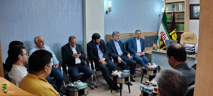 با حضور رئیس سازمان حج در نجف برگزار شد؛

جلسه هماهنگی و ارائه‌ گزارش دفاتر نمایندگی بعثه و ستاد حج 4
