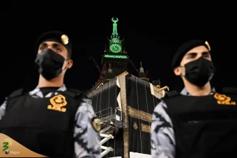  تعویض پرده کعبه در آستانه سال ١٤٤٧ هجری  11