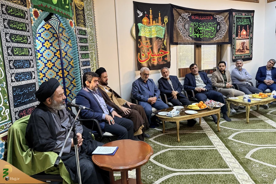 حجت الاسلام والمسلمین نواب در جمع اعضای کنسولگری ایران در جده عنوان کرد:
ایثار و همدلی، از جمله ویژگی‌های شیعیان است 2