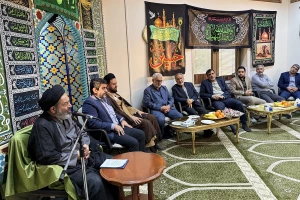 حجت الاسلام والمسلمین نواب در جمع اعضای کنسولگری ایران در جده عنوان کرد:
ایثار و همدلی، از جمله ویژگی‌های شیعیان است