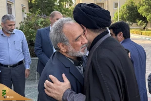 حجت الاسلام والمسلمین نواب در جمع اعضای کنسولگری ایران در جده عنوان کرد:
ایثار و همدلی، از جمله ویژگی‌های شیعیان است 7