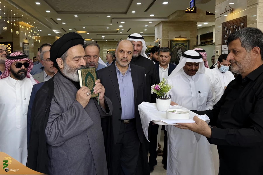 بدرقه‌ی سرپرست حجاح ایرانی توسط قائم‌مقام وزارت حج عربستان 3
