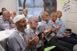  مراسم دعای کمیل حجاج ایرانی در مدینه منوره 5