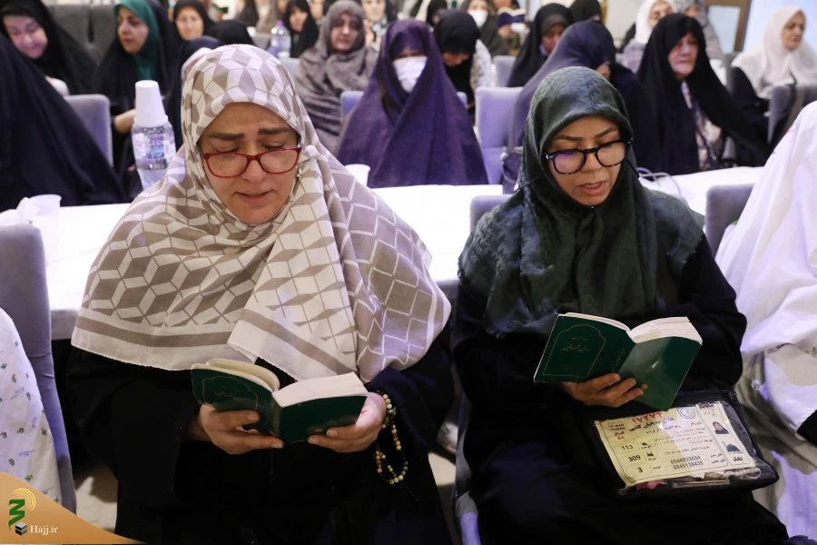  مراسم دعای کمیل حجاج ایرانی در مدینه منوره 17