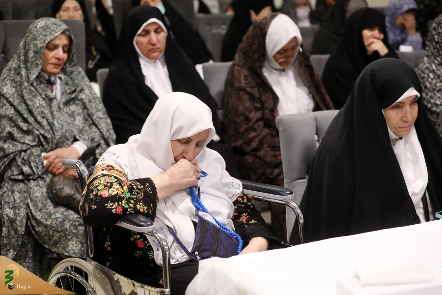  مراسم دعای کمیل حجاج ایرانی در مدینه منوره 15