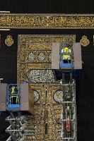  تعویض پرده کعبه در آستانه سال ١٤٤٧ هجری  35