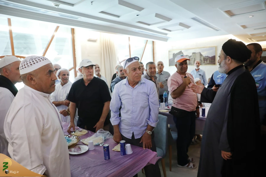 دیدار صمیمی سرپرست حجاج ایرانی با زائران کشورمان 30