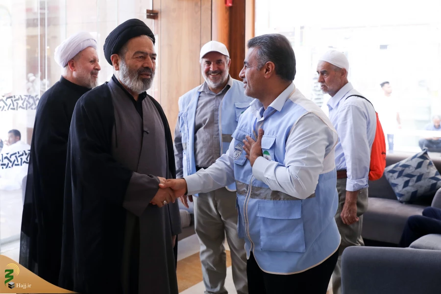 دیدار صمیمی سرپرست حجاج ایرانی با زائران کشورمان 32