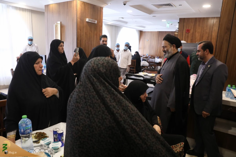 دیدار صمیمی سرپرست حجاج ایرانی با زائران کشورمان 10