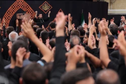 آخرین شب مراسم عزاداری محرم ۱۴۴۷ در حسینیه امام خمینی 43