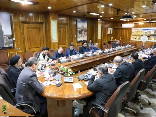 في أول اجتماع لمجلس التخطيط و التنسيق للبعثة سماحة القائد و منظمة الحج و الزيارة بعد عملية حج 1404هـ تم التأكيد على انخفاض حالات التأخير في رحلات مغادرة الحجاج بشكل غير مسبوق. 4